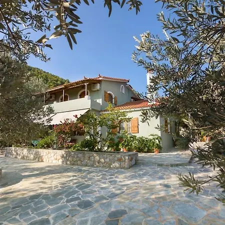 Elegance Villa: Classy Paradise W/ A Private Pefkali