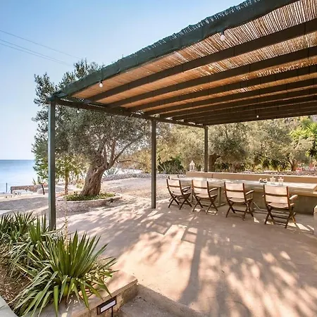 Elegance Villa: Classy Paradise W/ A Private