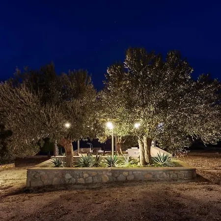 Villa Elegance Villa: Classy Paradise W/ A Private