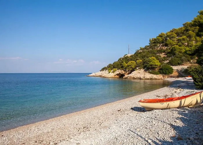 Elegance Villa: Classy Paradise W/ A Private *