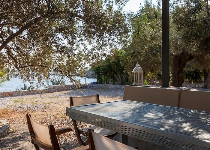 Elegance Villa: Classy Paradise W/ A Private *